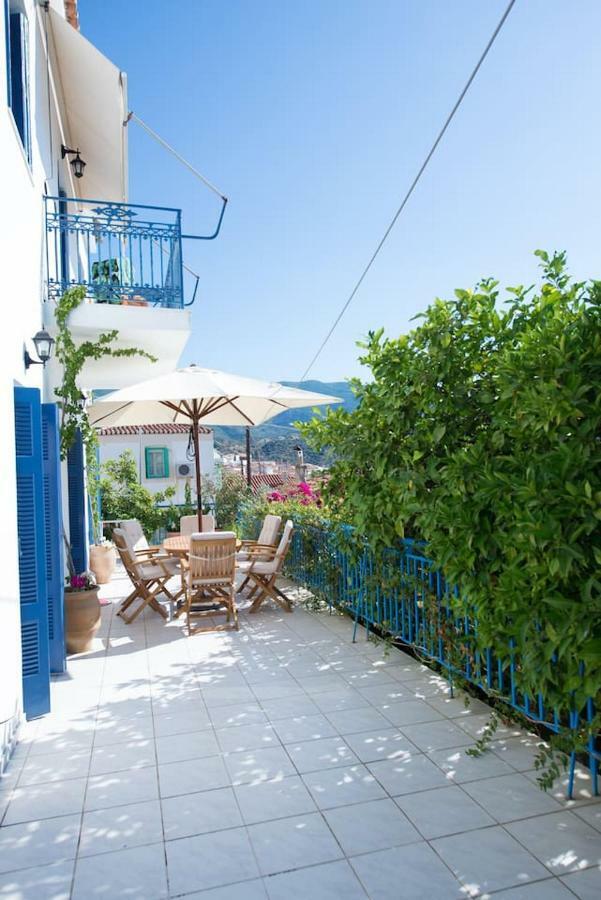 Aquarella-Stylish Veranda Apartment In Centre Of Poros Town Bagian luar foto