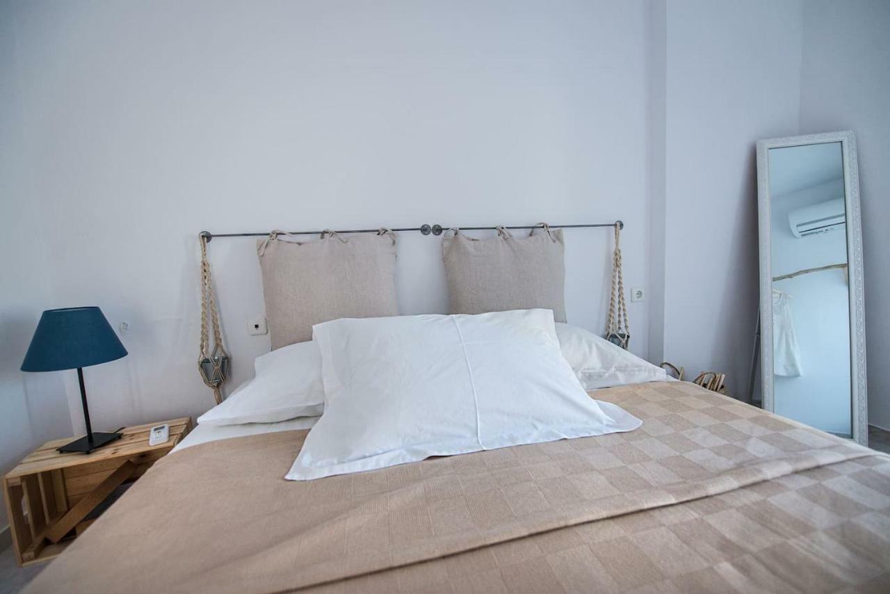 Aquarella-Stylish Veranda Apartment In Centre Of Poros Town Bagian luar foto