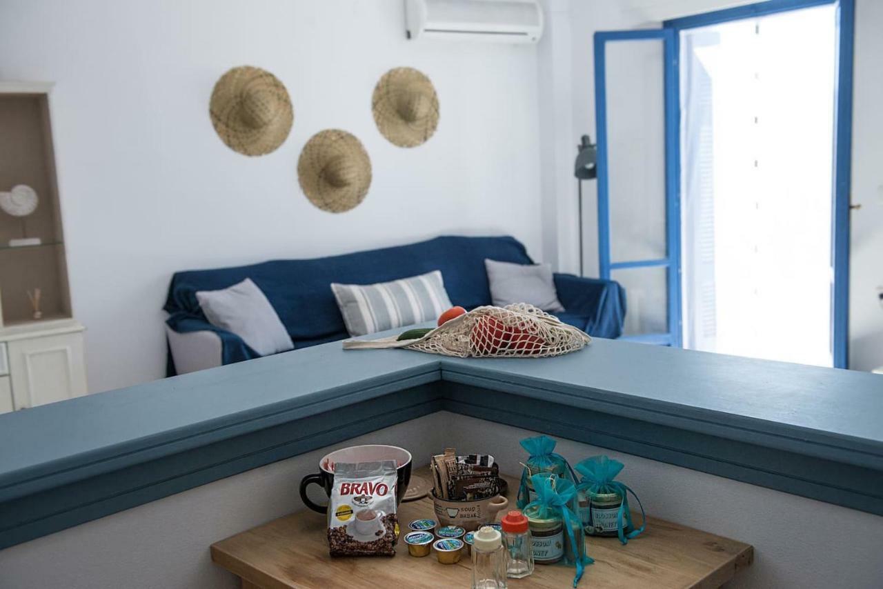 Aquarella-Stylish Veranda Apartment In Centre Of Poros Town Bagian luar foto