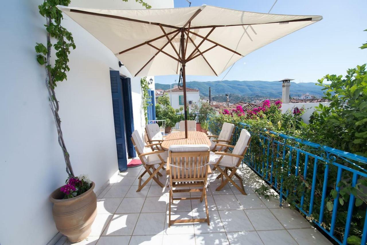 Aquarella-Stylish Veranda Apartment In Centre Of Poros Town Bagian luar foto